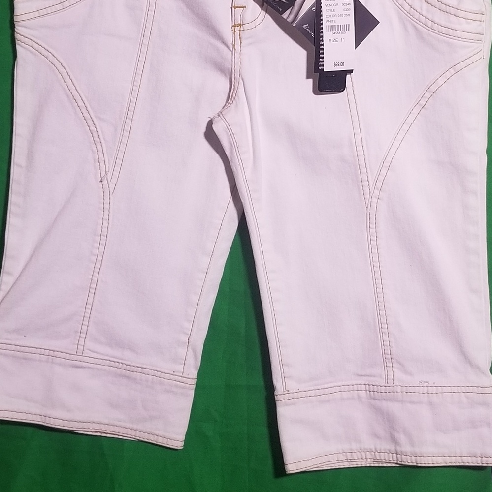 Shorts - Picture 6 of 8
